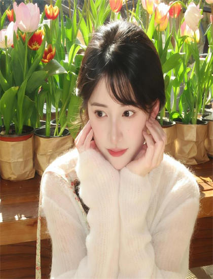 中文字幕：《悉达多》文化内涵解读：文化元素与价值观念探讨